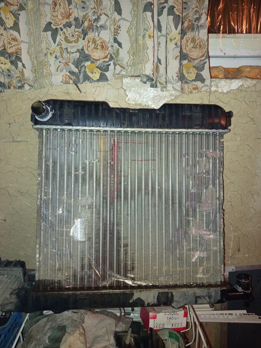 Опель омега А радиатор