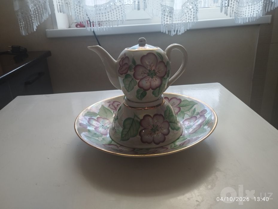 Сервиз сотилади.