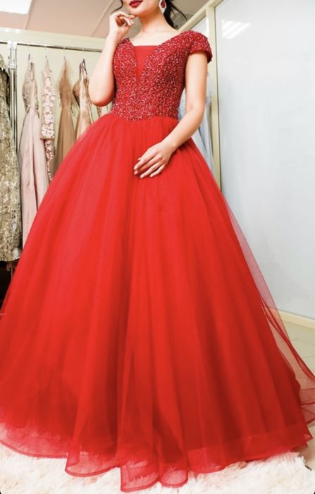 Продам Шикарное Платье НОВОЕ