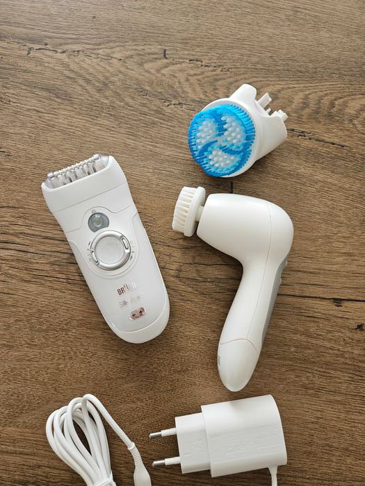 Set Epilator Braun Silk-Epil 7 si Perie exfoliere corporala si faciala