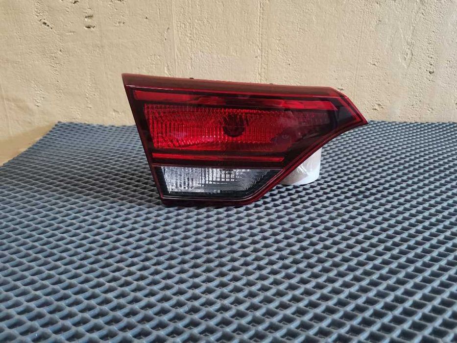 Фонарь внутренний левый Kia Rio 4 с 2020 г