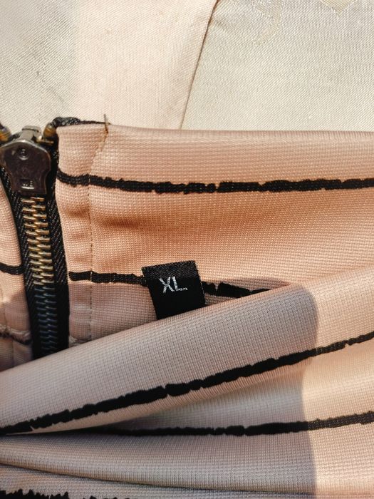 Fustă scurtă de damă Madonna – Bej cu dungi negre, mărimea XL