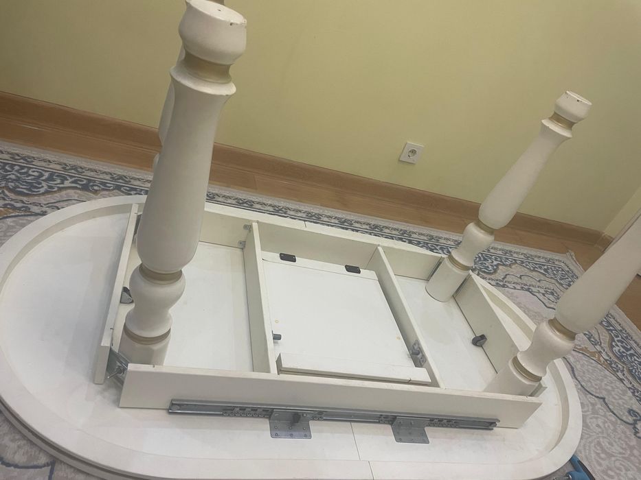 Стол с стулями срочно