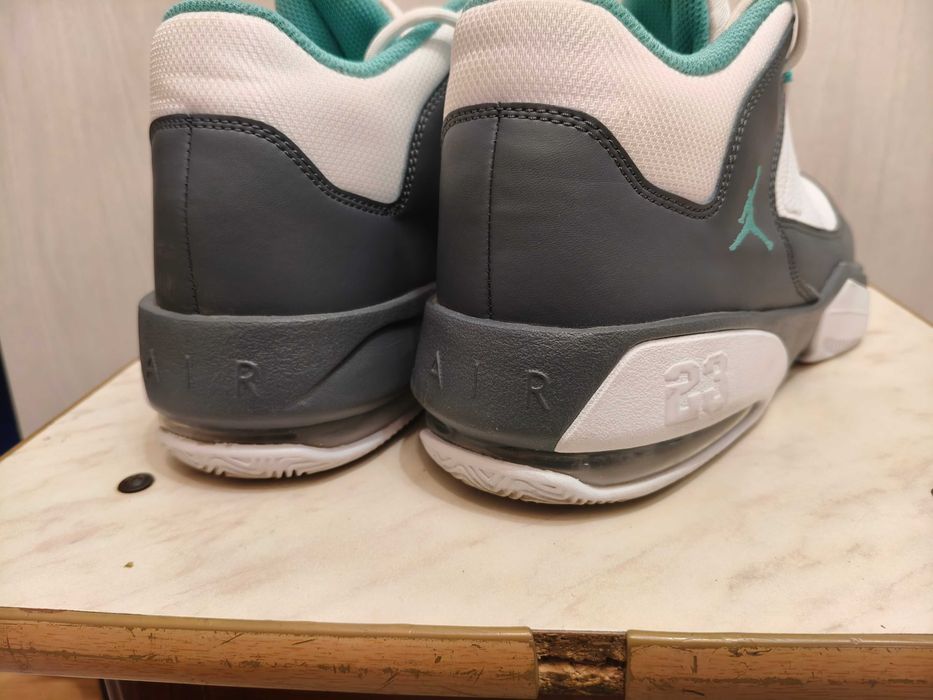 кроссовки Air Jordan max aura