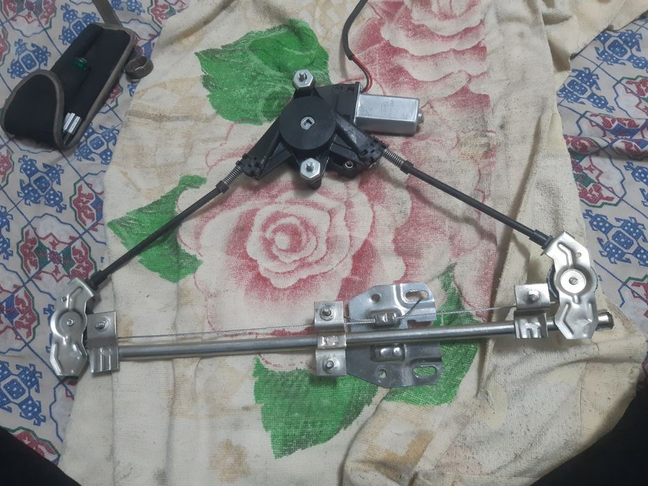 Продам стеклоподьемник