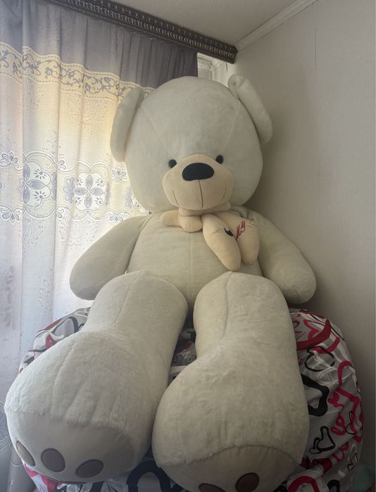 Продаю большого плюшевого мишку