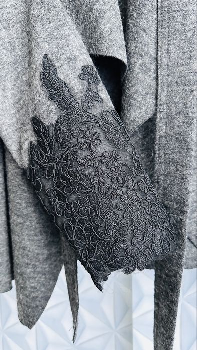 Отдам даром! Накидка кофта очень теплая!