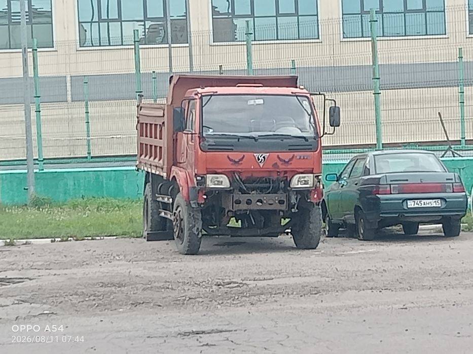 Китайский дизельный самосвал