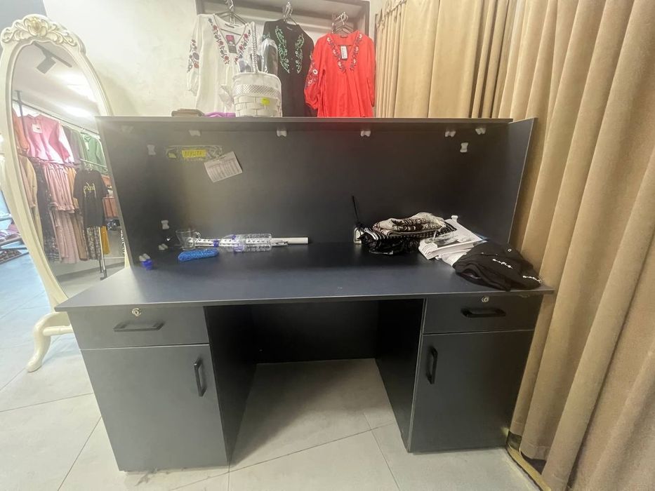 Компьютерный стол, касса