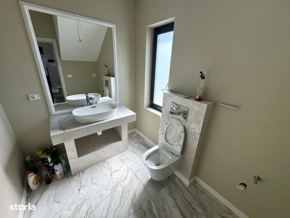 5 camere! CANALIZARE! Incalz in pard! Vila Tomesti