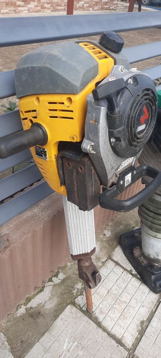 Бензинов Къртач Wacker Neuson bh65 и Тръмбовка