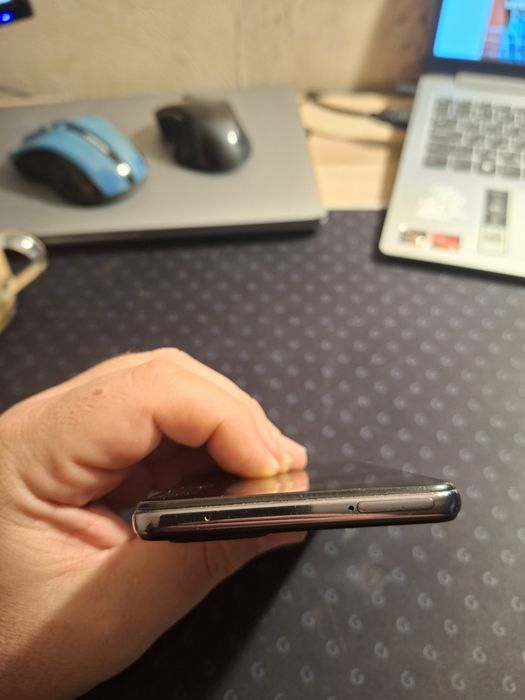 Продавам Samsung a52