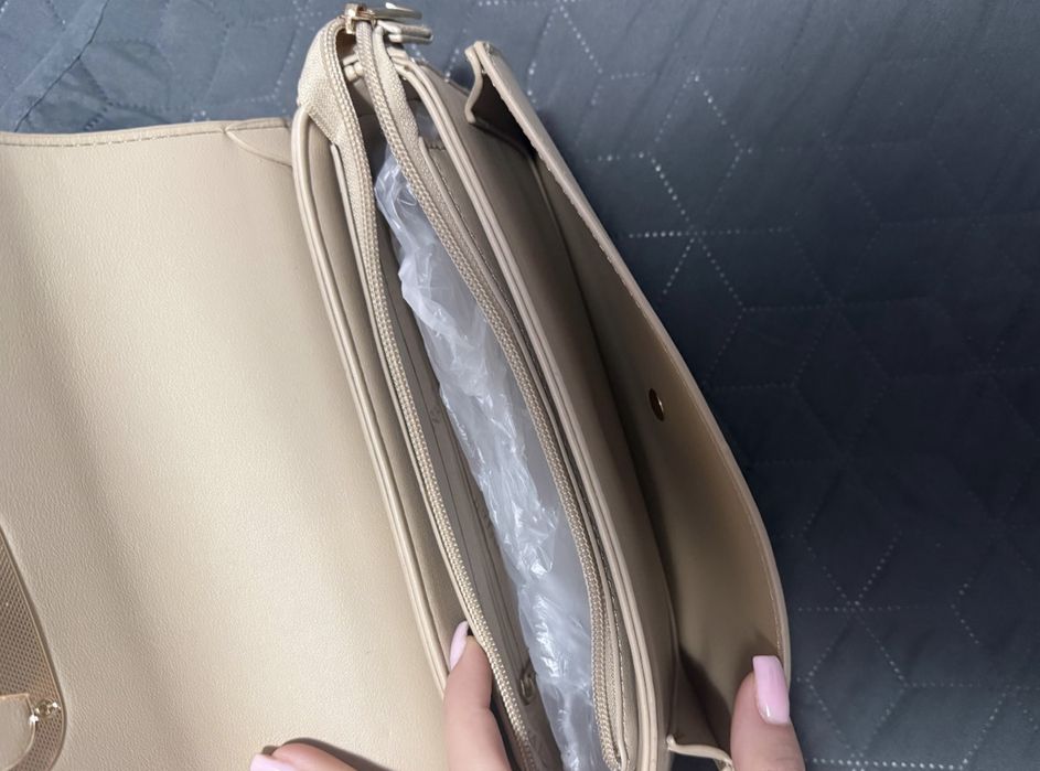 Дамска чанта VALENTINI (чисто нова)