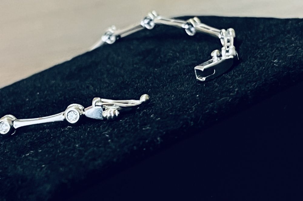 Дамска гривна бяло злато и брилянти