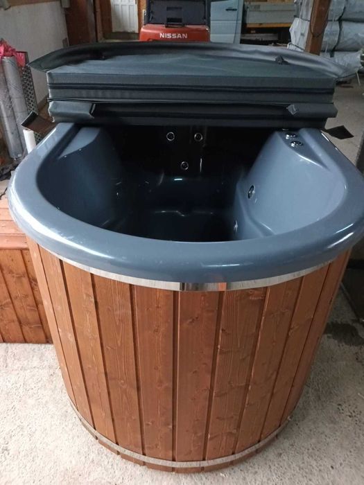 Gradinska vana, dzhakuzi, vana ot fibrostŭklo podvizhna vana