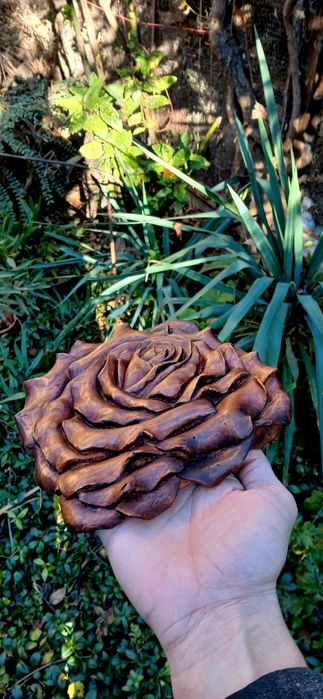 Дърворезба роза  изцяло ръчна дърворезба