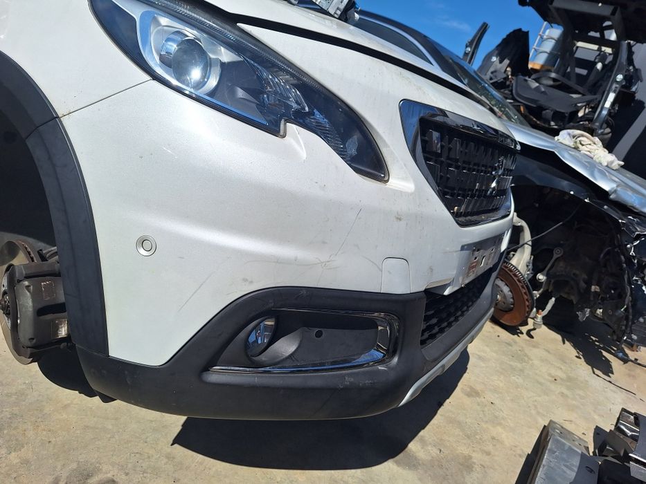 Предна броня с парктроници Peugeot 2008 / Пежо 2008 2016г.