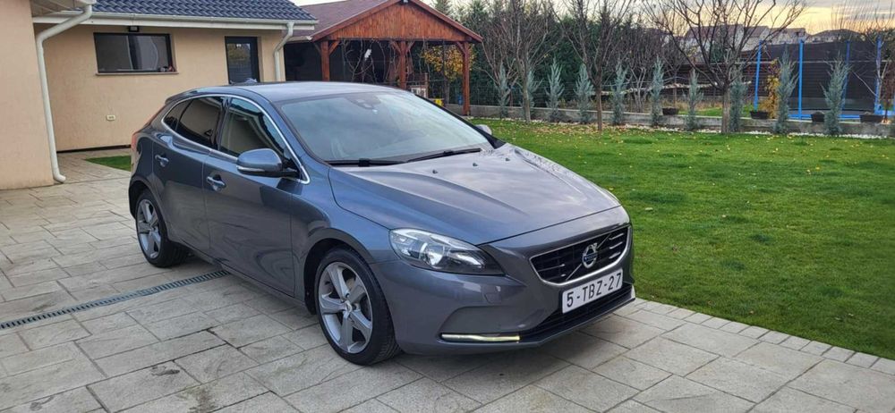 Volvo V40 Model R_Design