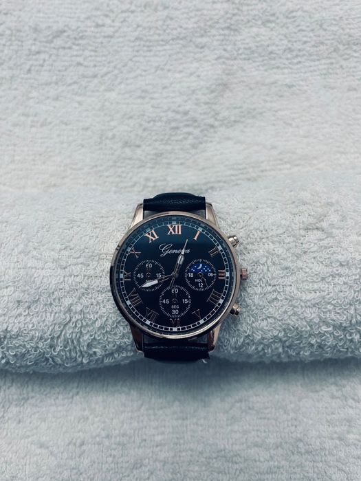 Часы  кварцевые.