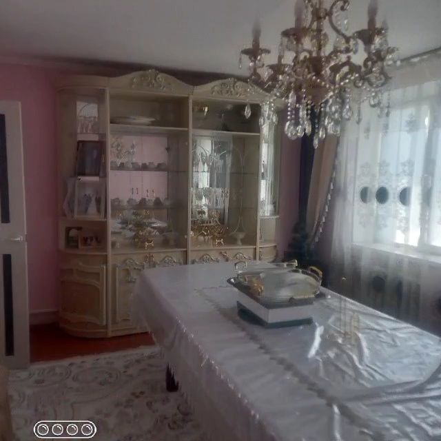 Жер үй сатылады.