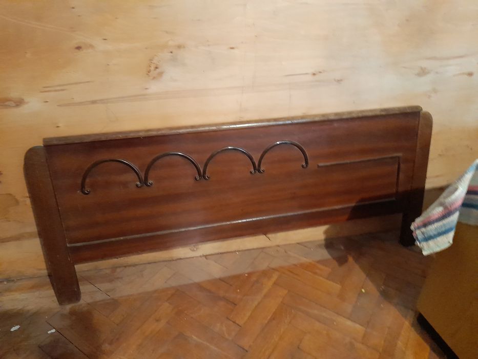 Старинна табла от легло с дървени орнаменти 1.30м/в.52см