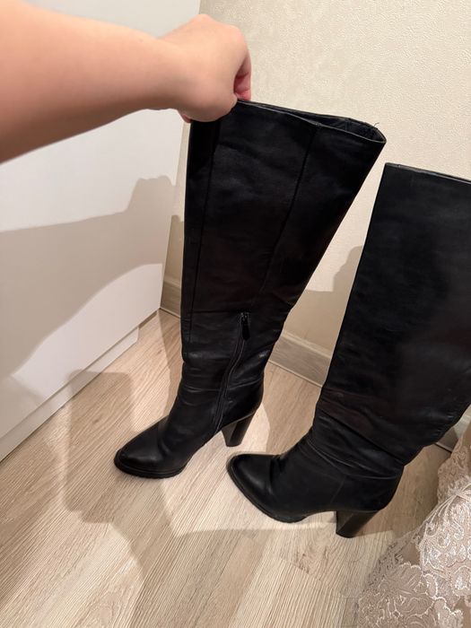 Продам зимние сапоги