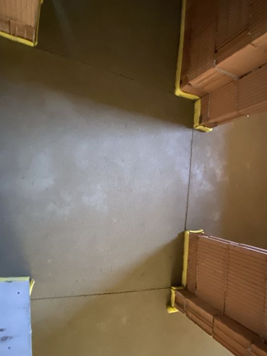 Полагане на подови замазки в цяла Страна