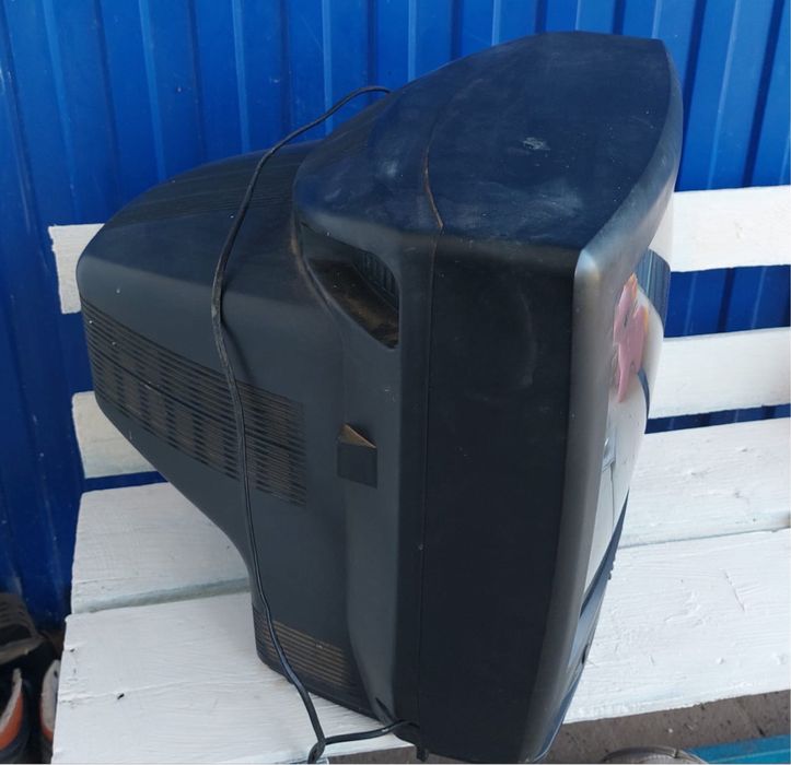 Телевизор lg в хорошем состоянии