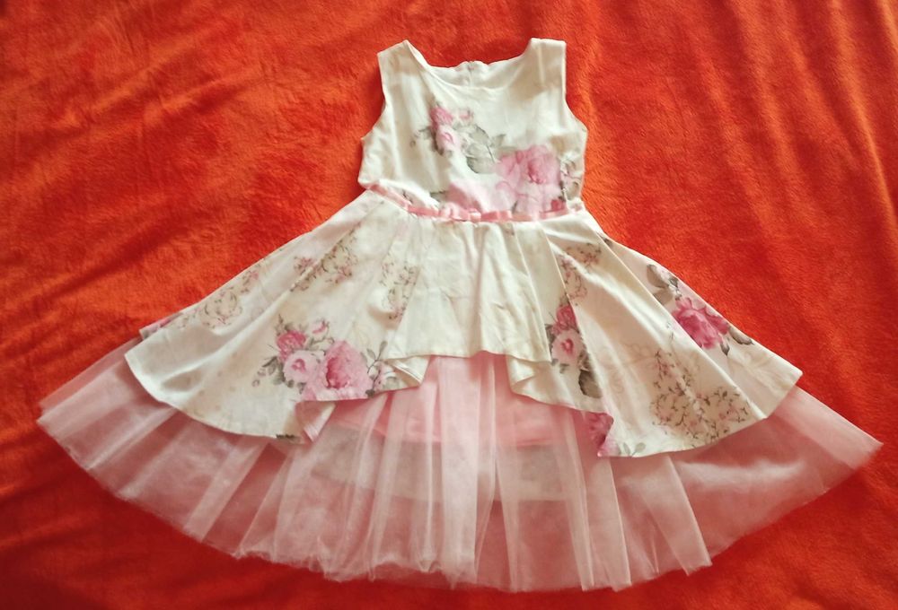 Чудесни рокли за повод