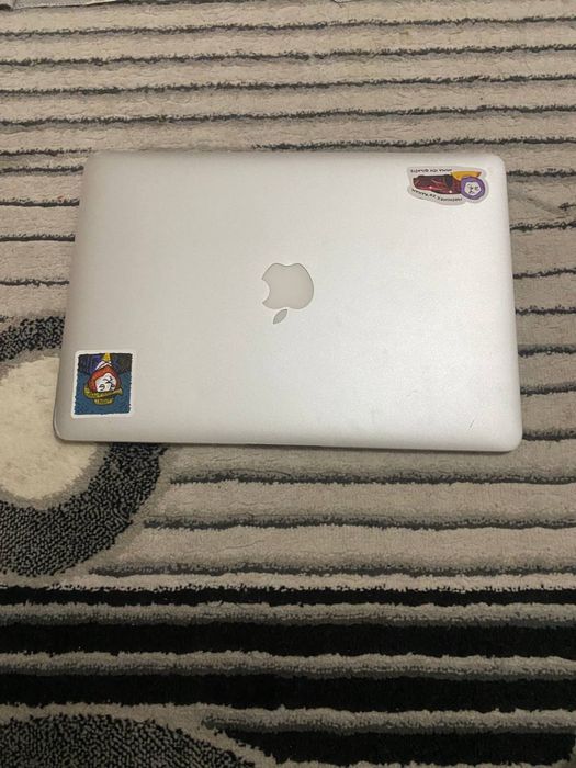 Macbook air i5 256 SSD