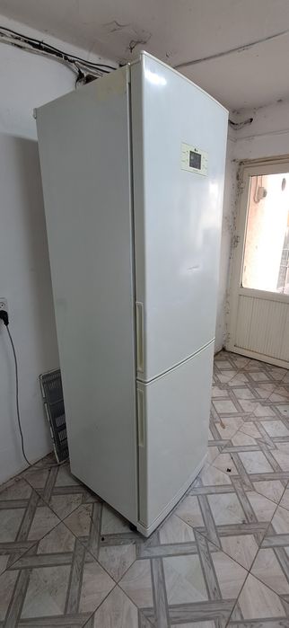 Продам холодильник Lg no frost 2 м.