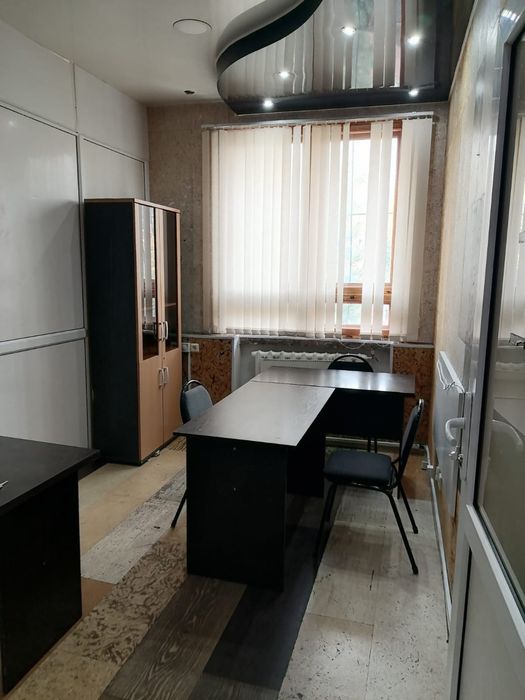 Офис   16 кв    1 этаж.