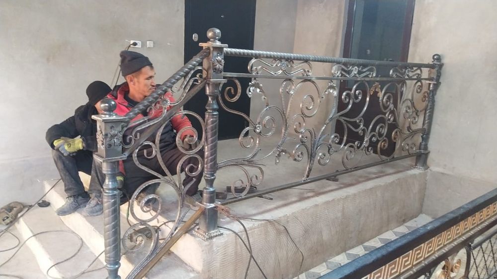 Качели, тапчаны и перила