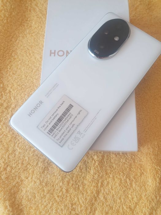 Honor 200 pro moonlight White