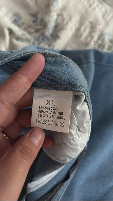 Продам джинсы новые 2 шт