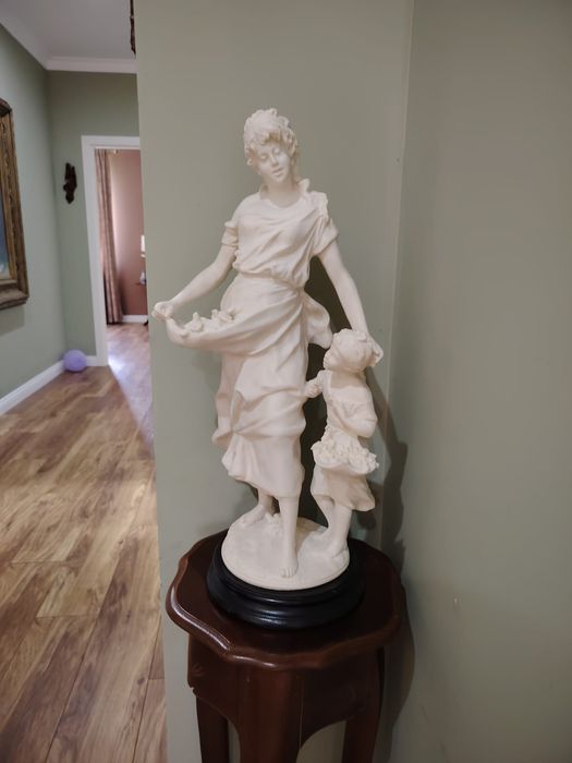 Statueta marmolina