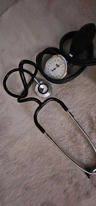 set stetoscop si aparat luat tensiunea