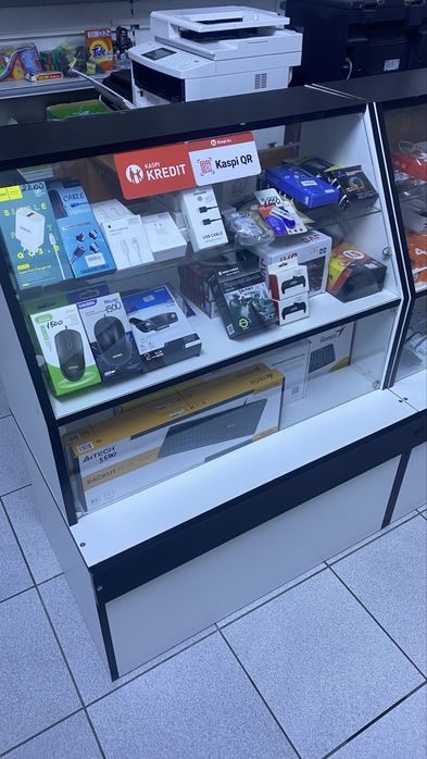 продам витрины.