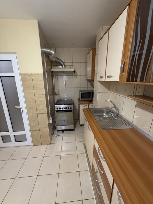 Apartament 3 camere de inchiriat