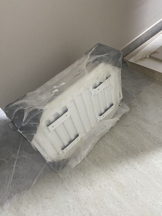 Продам батарей2 штуки новые