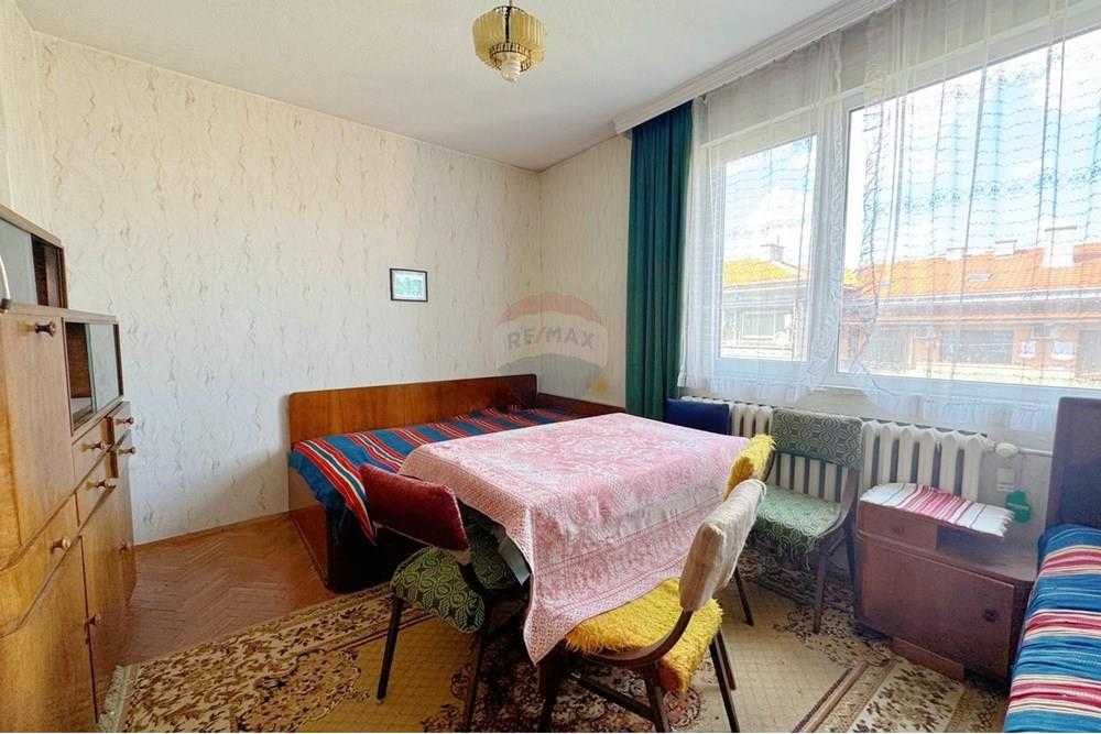 Продава се Многостаен апартамент в Шумен, Военно училище - 143 кв.м за 1248 €/кв.м - Снимка #6