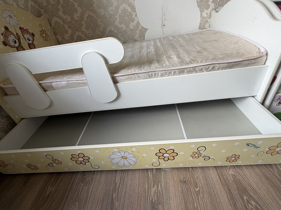3 детский кроват 2 шкаф