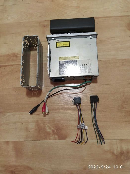 CD за кола JVC с падащ панел