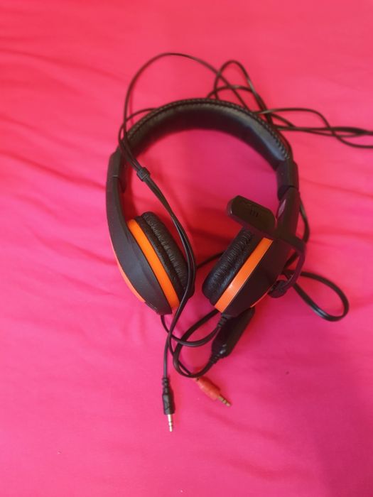 Слушалки за компютър с микрофон