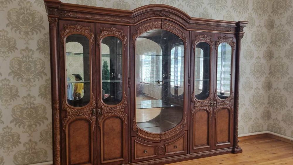 Стенка ,Стол стул сотилади