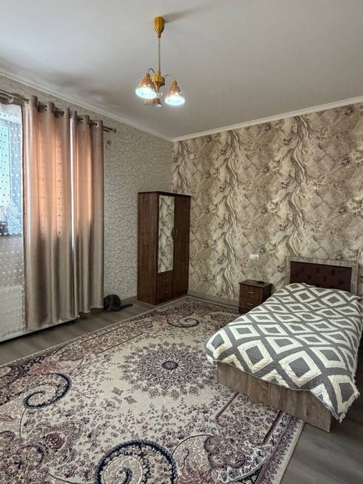 Продаётся 8 комнатный дом 6 сотков. Яшнабдский район, ул. Чулпан.