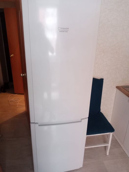 Продается Б/у холодильник Ariston Hotpoint