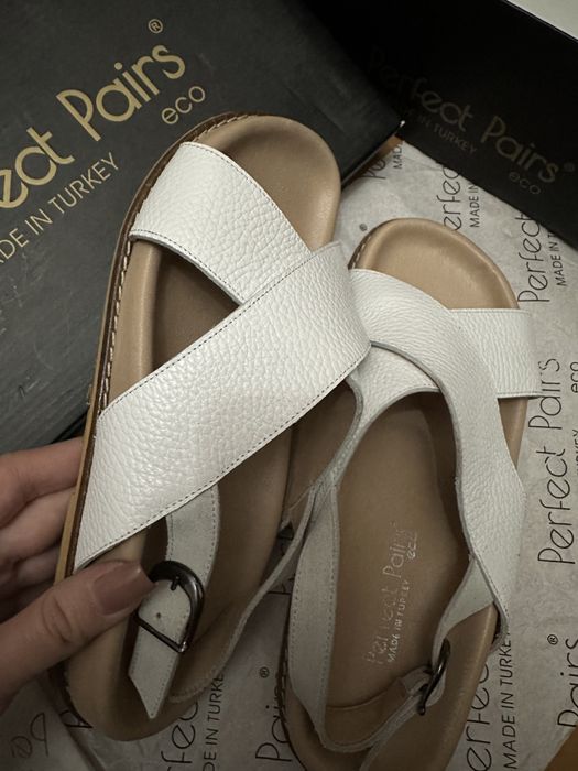 Сандали женские кожанные