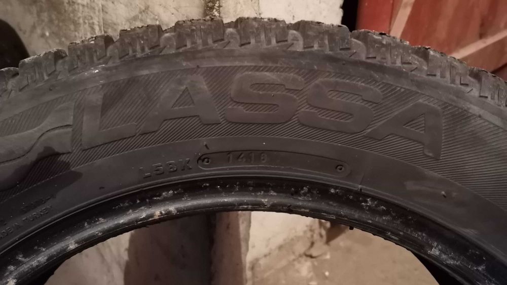 Продавам 2 броя зимни гуми 205.55.16 на 1 сезон дот 2019 Lassa