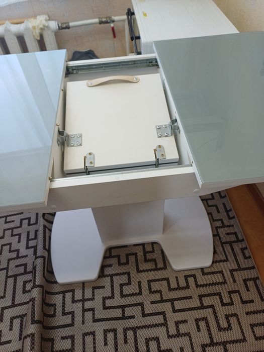 Стол на  кухню раздвижной